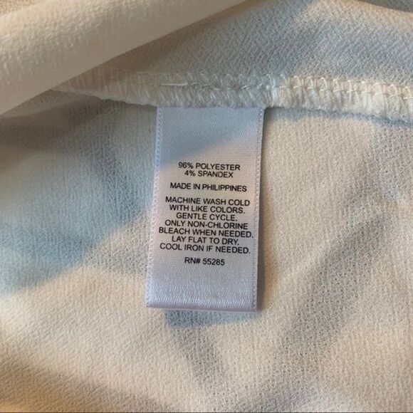 Express Blouse Criss-Cross Back Detail - Picture 4 of 7